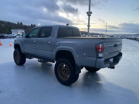 Used 2021 Toyota Tacoma Limited image 6