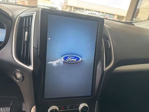 Certified 2022 Ford Edge SE image 10