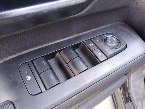 Used 2024 Toyota Tacoma SR AWD/4WD image 12