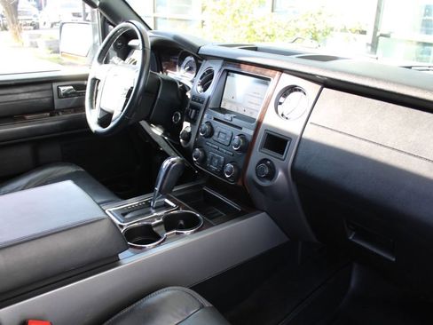 Used 2017 Ford Expedition EL Platinum AWD/4WD image 19