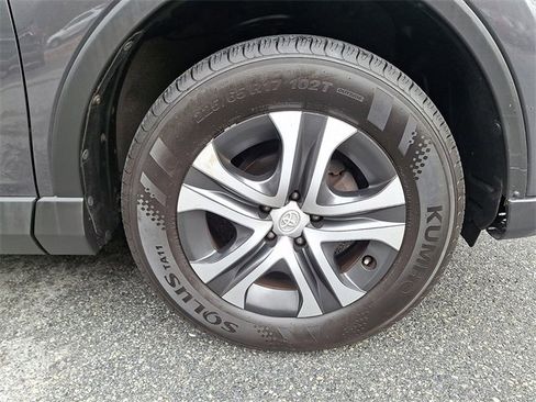 Used 2016 Toyota RAV4 LE image 10
