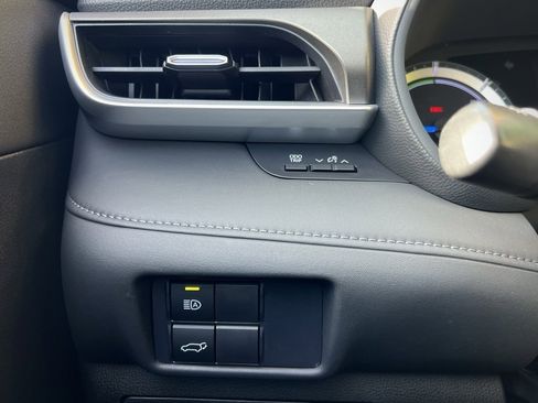 Used 2021 Toyota Highlander LE image 56