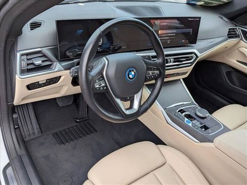 Used 2023 BMW i4 eDrive40 RWD image 10