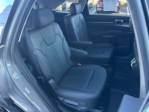 Used 2025 Kia Sorento EX w/ EX Panoramic Sunroof Package image 45