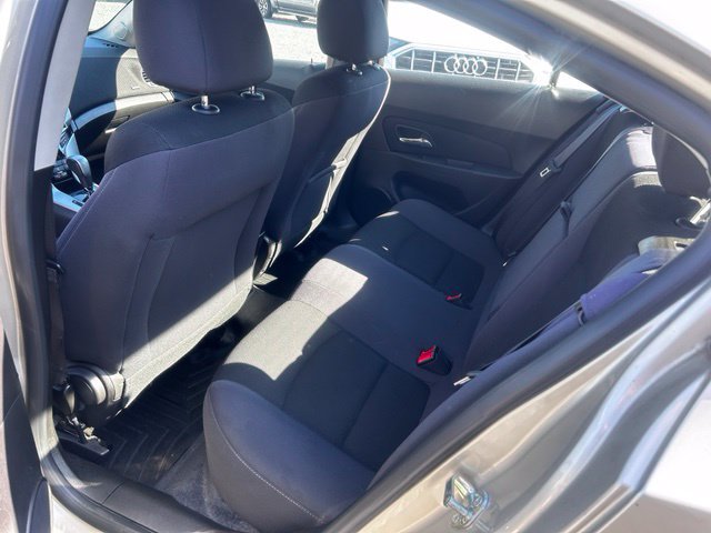 Used 2014 Chevrolet Cruze LT FWD image 4