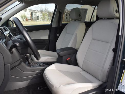 Used 2019 Volkswagen Tiguan SE image 12