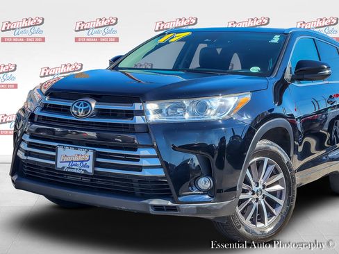 Used 2017 Toyota Highlander XLE w/ Carpet Mat Package AWD/4WD image 2