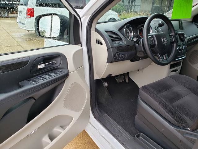 Used 2018 Dodge Grand Caravan SE w/ UConnect Hands-Free Group FWD image 10