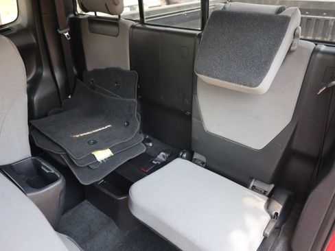 Used 2019 Toyota Tacoma SR5 RWD image 26