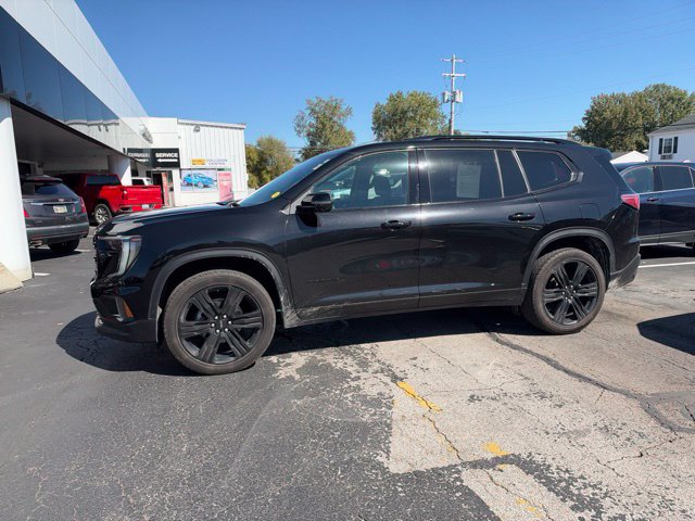 Used 2025 GMC Acadia Elevation w/ Elevation Premium Package FWD image 9