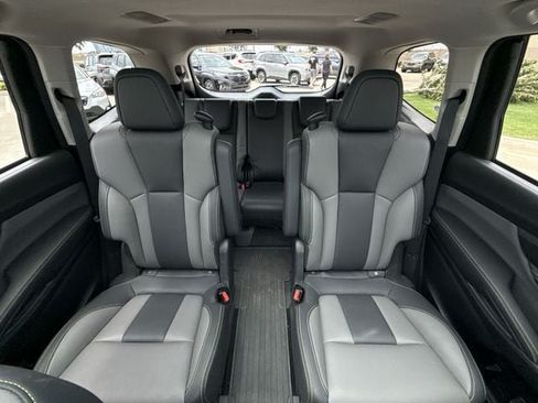 Used 2023 Subaru Ascent Onyx Edition AWD/4WD image 22
