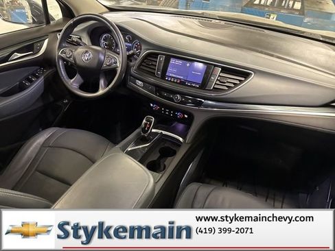Used 2020 Buick Enclave Essence w/ Sound and Sites Package FWD image 13