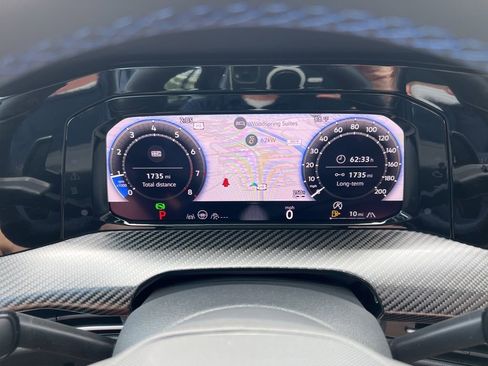 Certified 2025 Volkswagen Golf R Black Edition AWD/4WD image 16