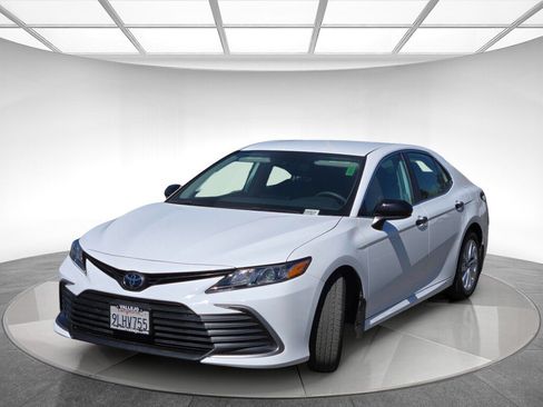 Used 2024 Toyota Camry LE FWD image 7