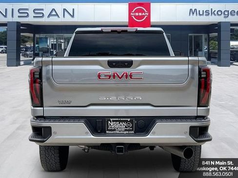 Used 2025 GMC Sierra 2500 AT4 AWD/4WD image 6