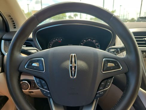 Used 2018 Lincoln MKC Reserve AWD/4WD image 17