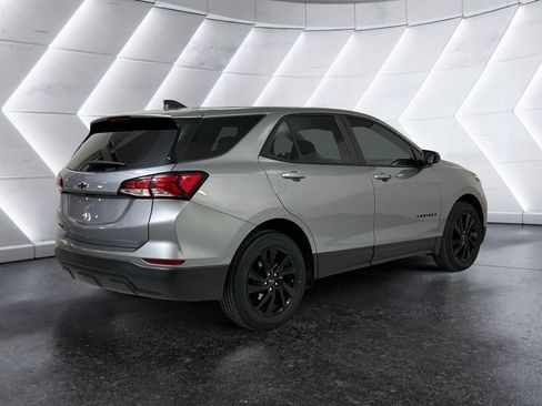 Used 2023 Chevrolet Equinox LS w/ Midnight Edition FWD image 4