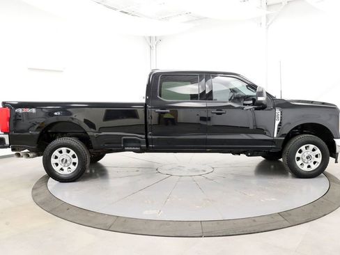 Used 2023 Ford F250 XLT AWD/4WD image 8