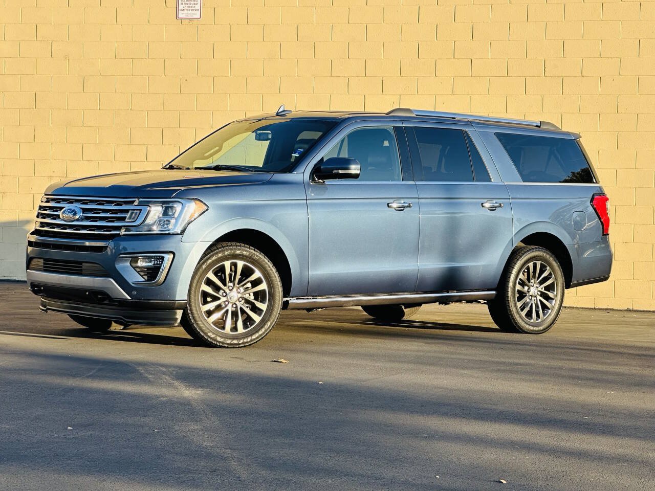 Used 2019 Ford Expedition Max Limited AWD/4WD image 4