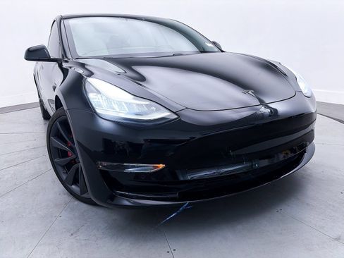 Used 2020 Tesla Model 3 Performance image 3