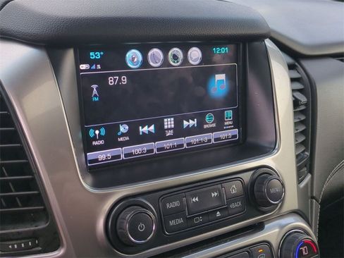 Certified 2019 Chevrolet Suburban LT w/ Luxury Package image 12