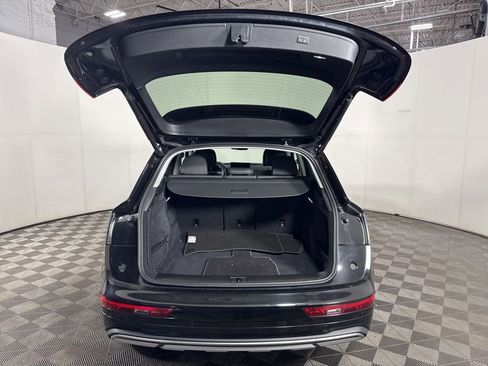 Used 2023 Audi Q5 2.0T Premium w/ Convenience Package image 9