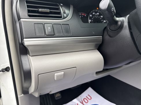 Used 2014 Toyota Camry L image 22