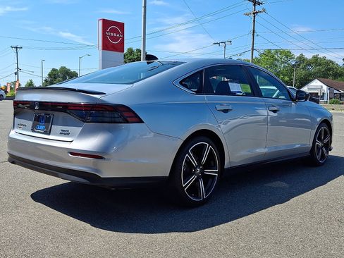 Used 2025 Honda Accord Sport image 4