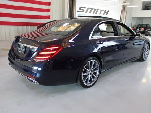 Used 2020 Mercedes-Benz S 560 Sedan w/ AMG Line Exterior image 43