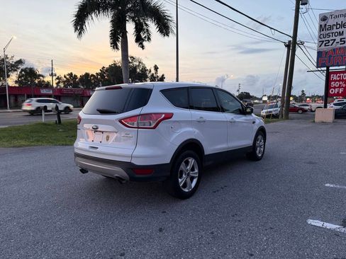 Used 2015 Ford Escape SE FWD image 3