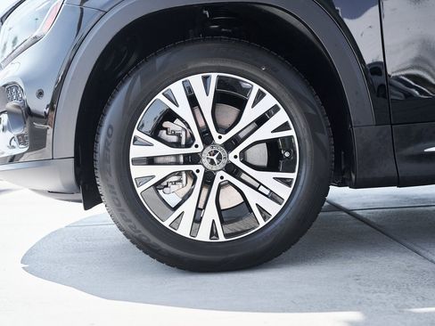 Used 2025 Mercedes-Benz GLB 250 GLB 250 w/ Exclusive Package image 3