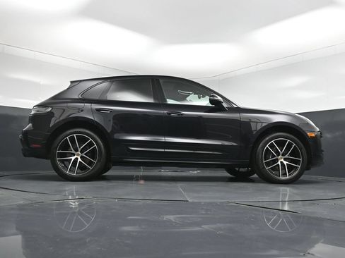 Certified 2025 Porsche Macan AWD/4WD image 29