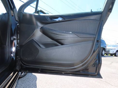 Used 2019 Chevrolet Cruze LT w/ RS Package FWD image 40