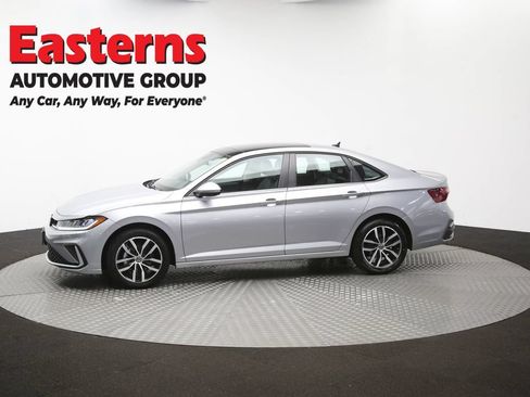 Used 2025 Volkswagen Jetta SE FWD image 57