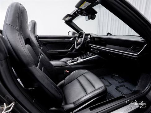 Used 2020 Porsche 911 Carrera 4S AWD/4WD image 40