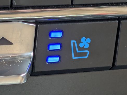 Used 2022 Ford F350 Lariat image 22