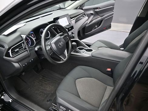 Used 2023 Toyota Camry LE image 6