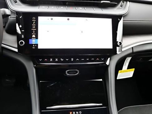 New 2026 Jeep Grand Cherokee Altitude image 21