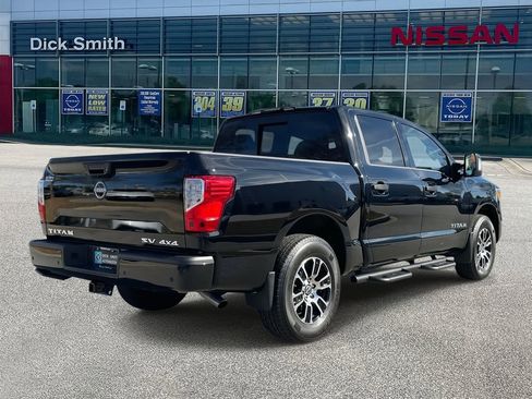 Used 2024 Nissan Titan SV w/ SV Convenience Package image 6