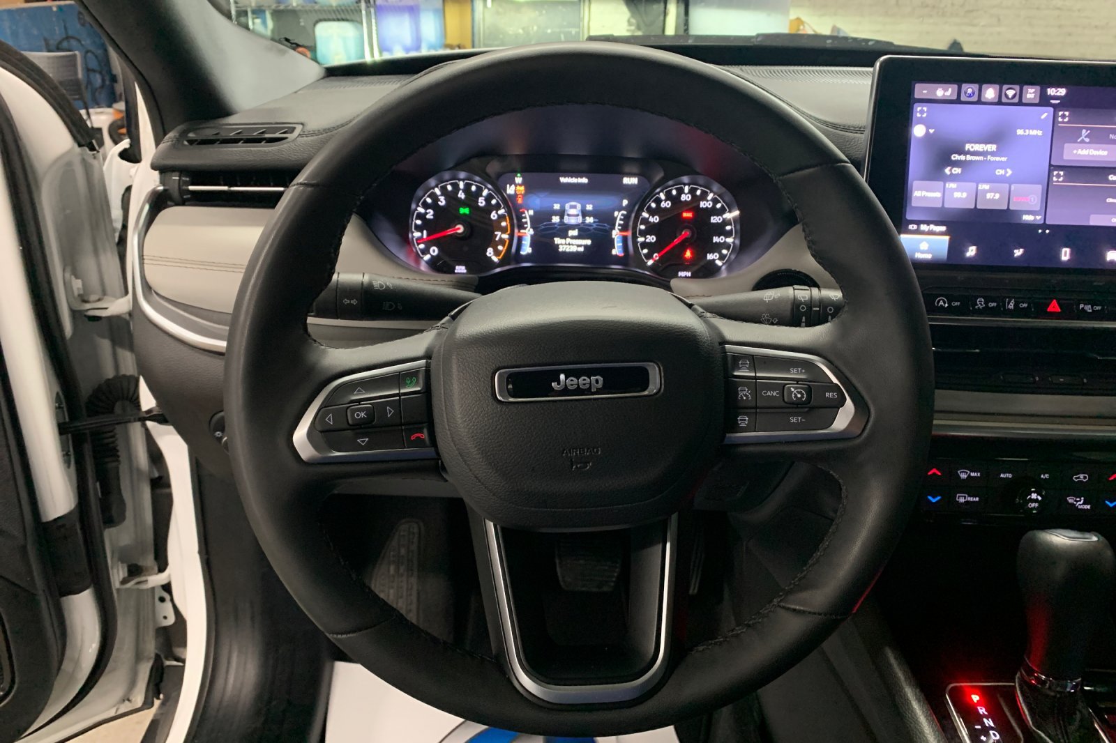 Used 2025 Jeep Compass Limited AWD/4WD image 25