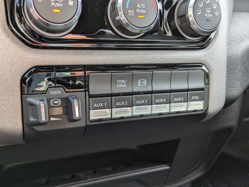 New 2026 RAM 5500 Tradesman w/ Chrome Appearance Group AWD/4WD image 13