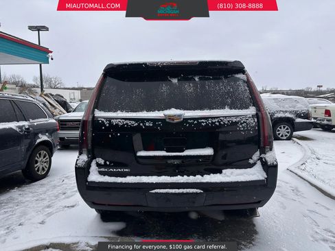 Used 2016 Cadillac Escalade Luxury image 4