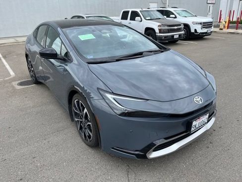 Used 2024 Toyota Prius Prime Premium w/ Advanced Technology Package FWD image 3