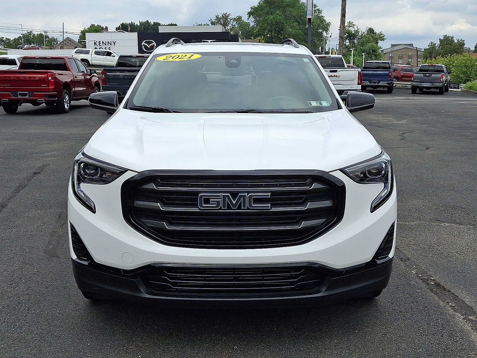 Used 2021 GMC Terrain SLE w/ Driver Convenience Package AWD/4WD image 2
