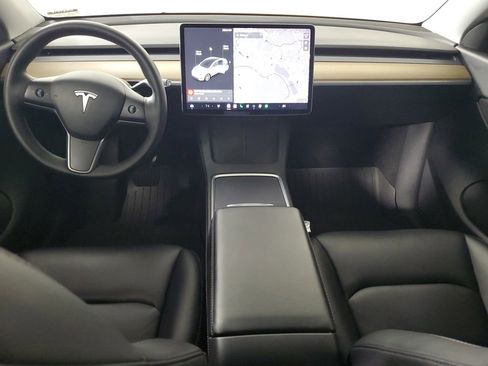 Used 2021 Tesla Model Y Long Range image 13