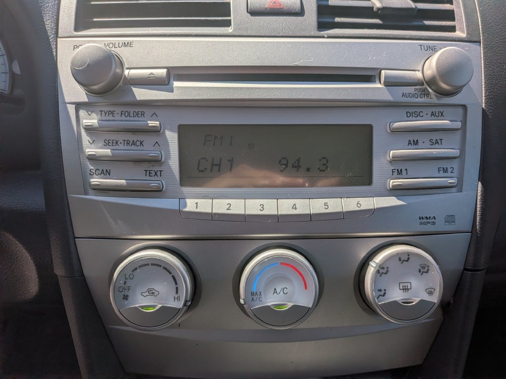 Used 2011 Toyota Camry SE w/ Fleet Convenience Pkg FWD image 18