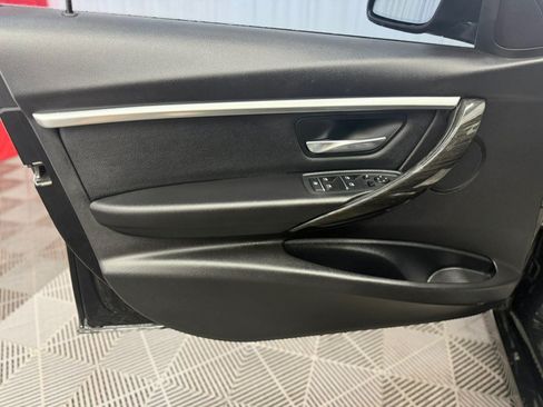 Used 2017 BMW 330i xDrive Sedan AWD/4WD image 21
