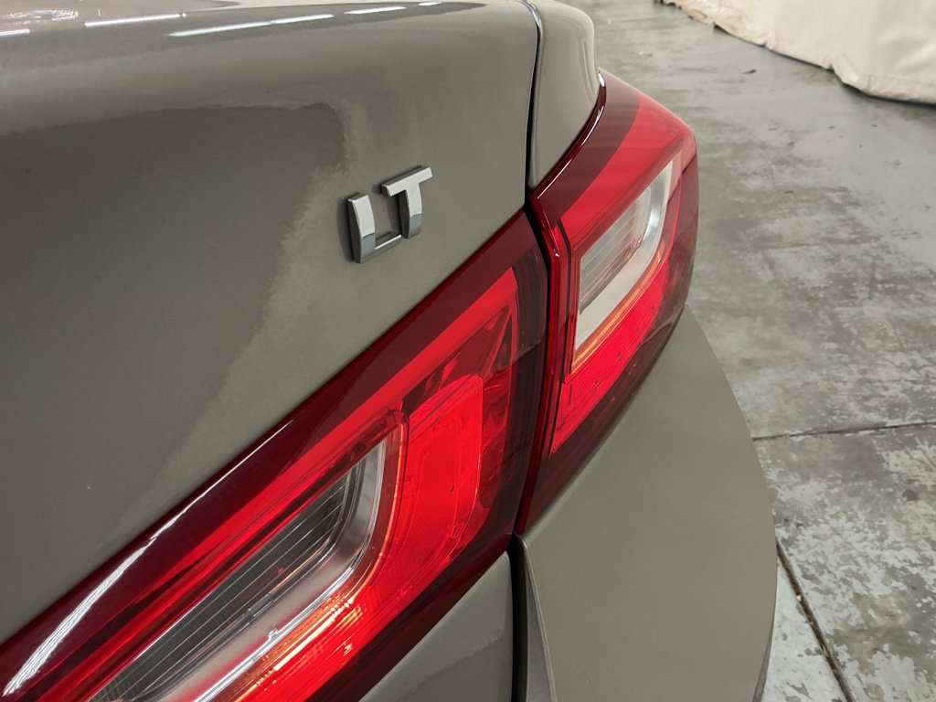 Used 2024 Chevrolet Malibu LT FWD image 11