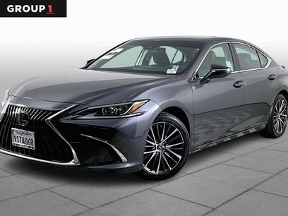 Used 2025 Lexus ES 300h w/ Premium Package