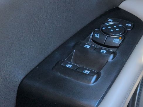 Used 2021 Lincoln Nautilus FWD w/ Equipment Group 101A image 23